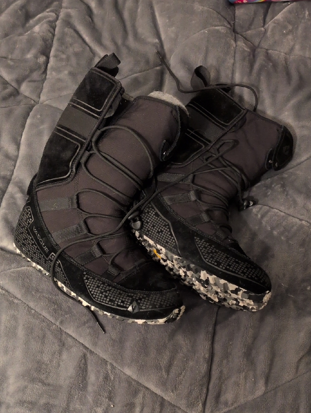 Vasque Black Men's Rain & Snow Boots with Camo Traction Outsole